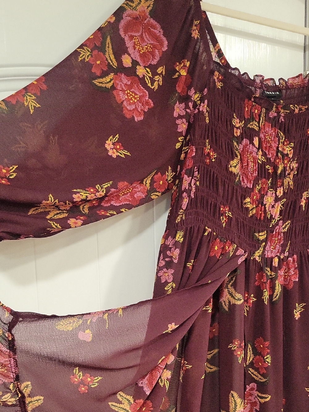 Torrid Floral Smocked Long Chiffon Tunic Top Women Burgundy Pink & Gold Flowers
